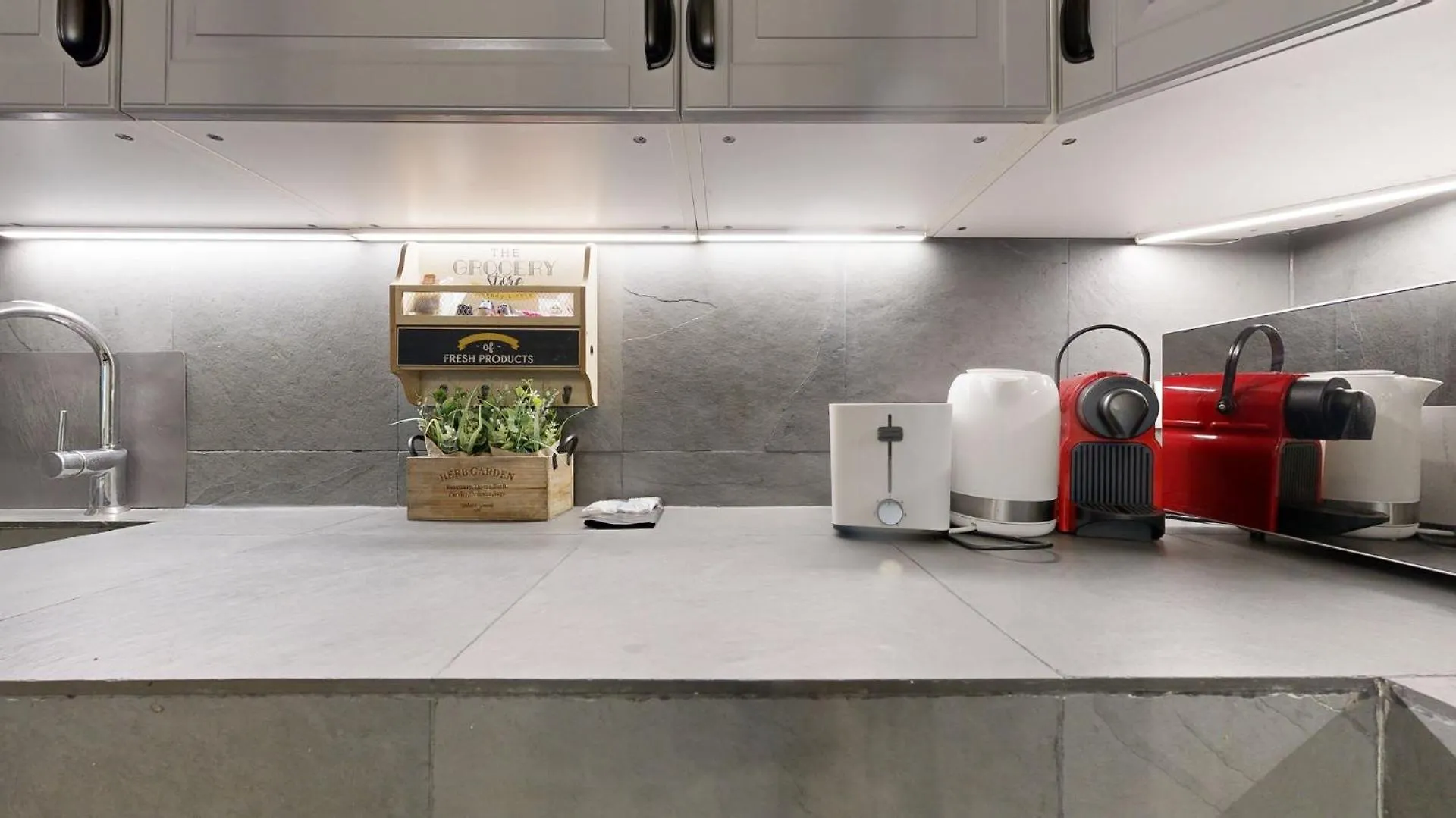 Bluestay 6 - Superbe Appartement A Parijs